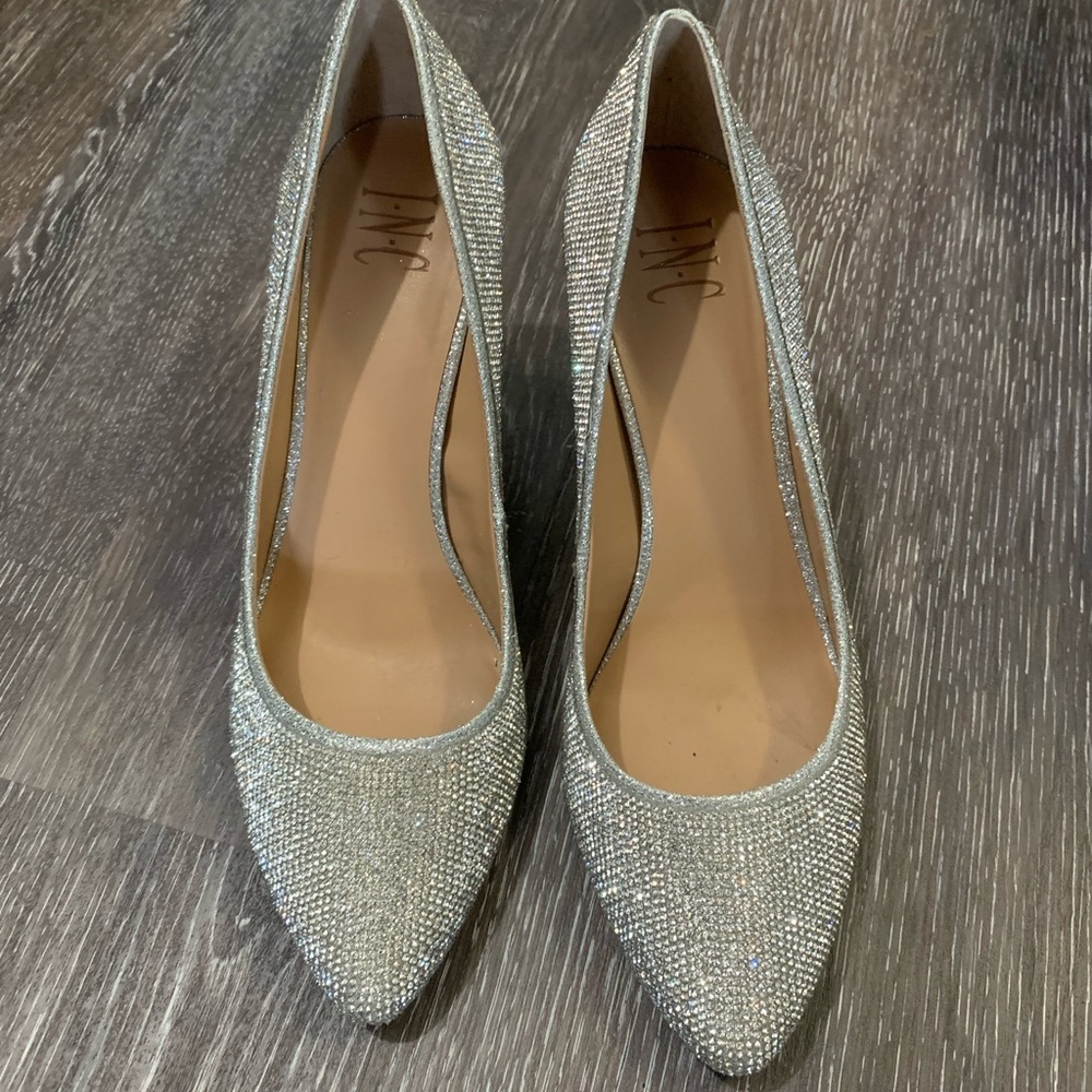 Glitter silver heels!!
